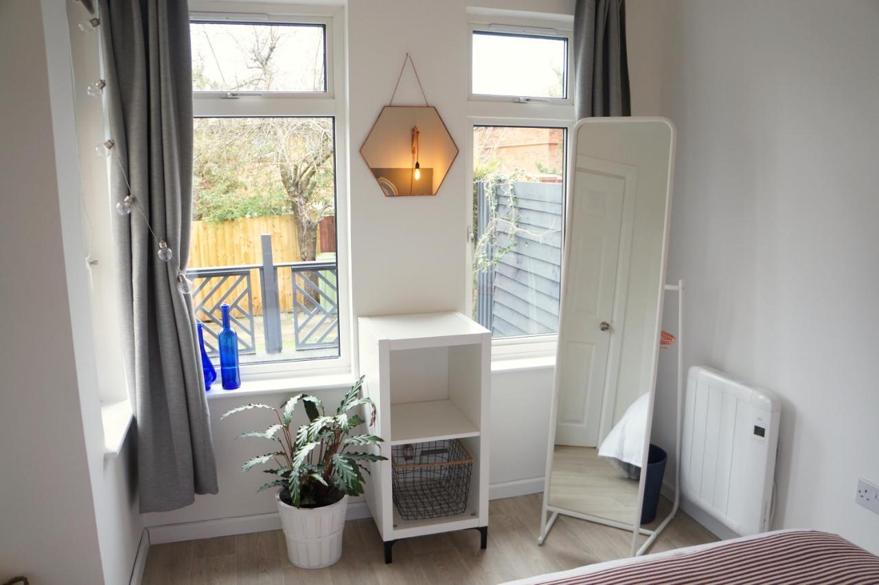 Apartamento The Oldbrook Garden Flat Milton Keynes Exterior foto