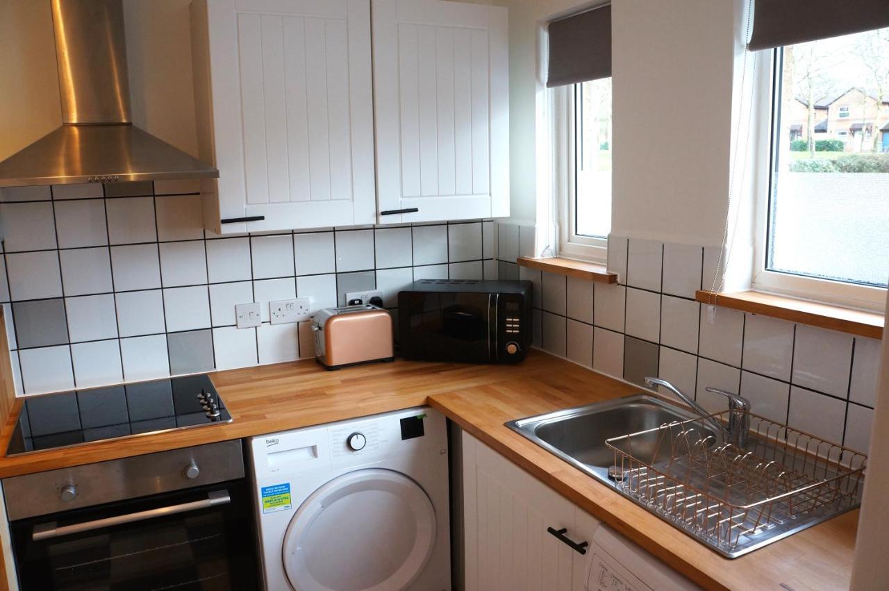 Apartamento The Oldbrook Garden Flat Milton Keynes Exterior foto